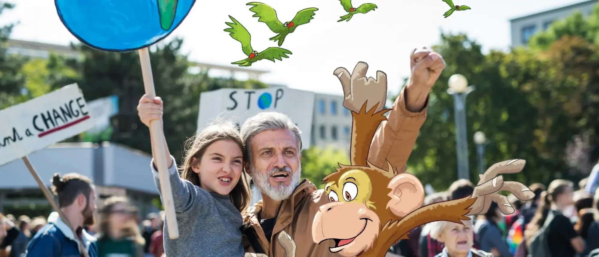 Ein Kind auf dem Arm eines Mannes mit einem Schild in der Hand bei der Demonstration - im Comic Stil hinzugefügt - ein Affe mit erhobenen Händen und fliegende Vögel im Hintergrund.