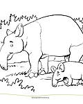 Tapirmutter mit seinem Jungtier im Wald.